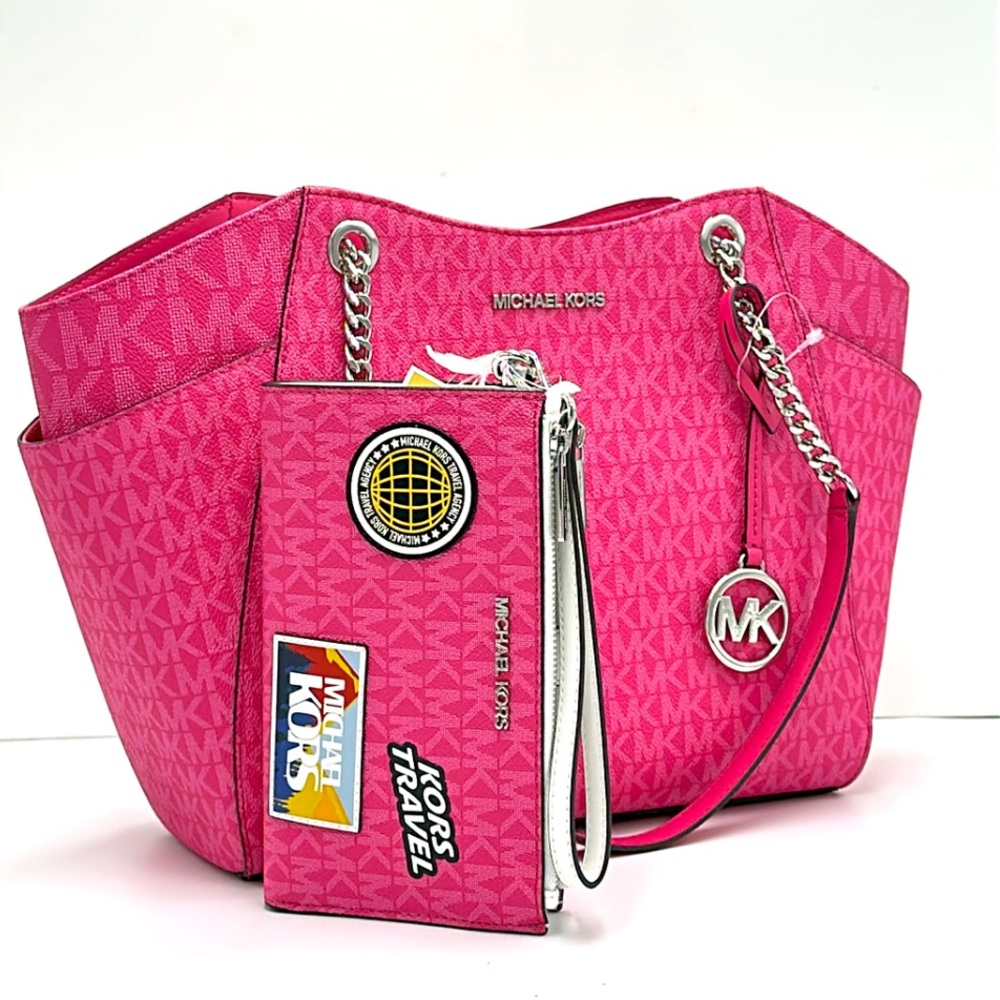 Michael Kors Lg Signtr Logo Chain Shoulder Tote Bag & Large Wristlet
Dragonfrui - Picture 2 of 16